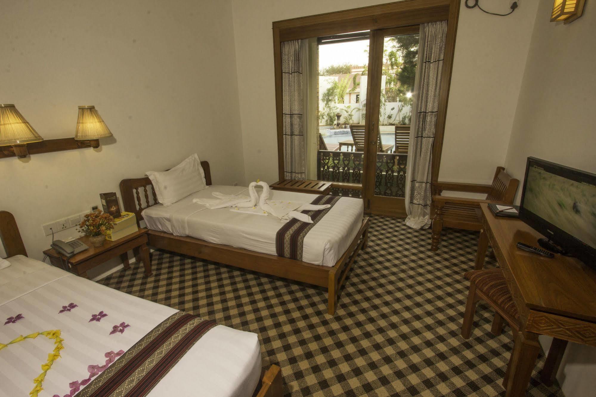 Raza Gyo Hotel Bagan Eksteriør billede